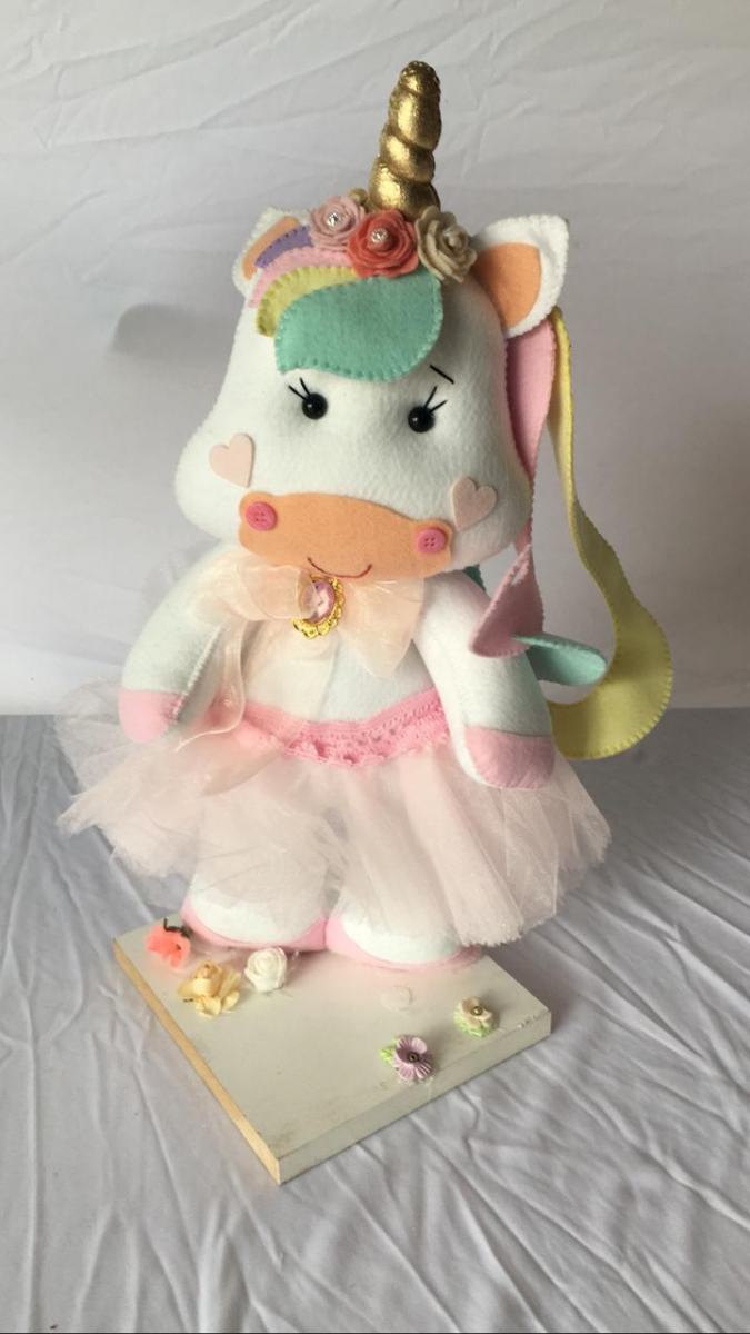 Unicórnio Feltro 1 - Boutique festa locações 