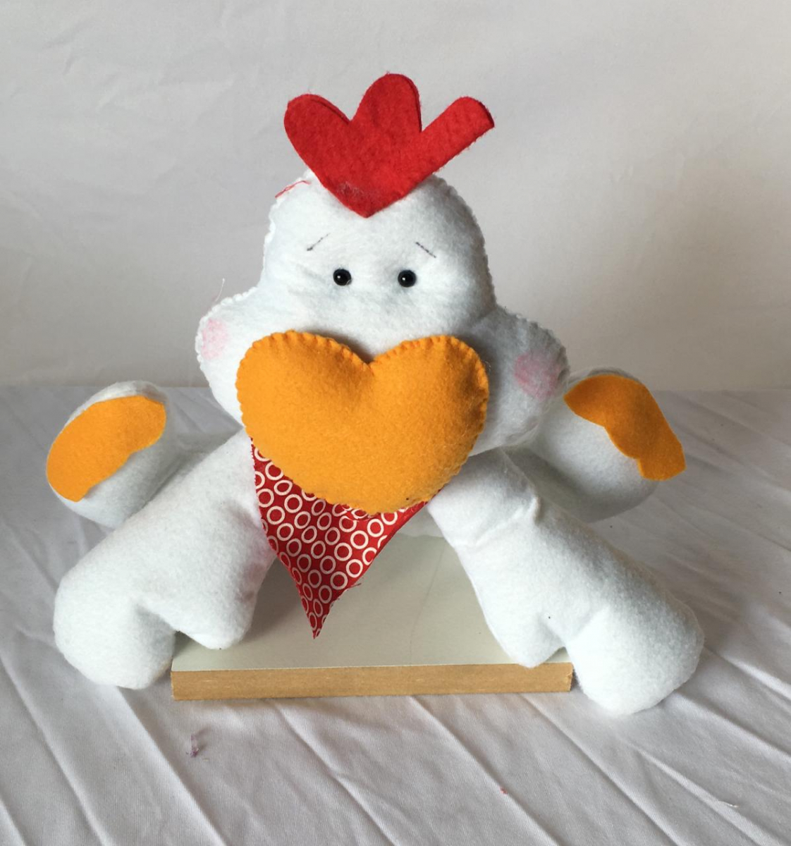 Galinha Feltro Branca Fazendinha - Boutique festa locações 