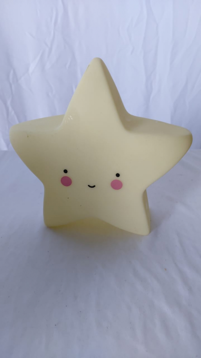 Estrela Amarela Luminosa  / Chuva de Amor - Boutique festa locações 