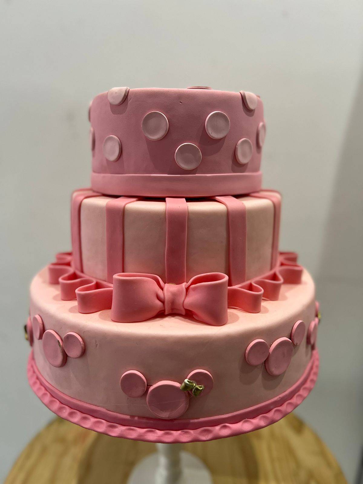 Bolo Fake Minnie Rosa Biscuit - Boutique festa locações 