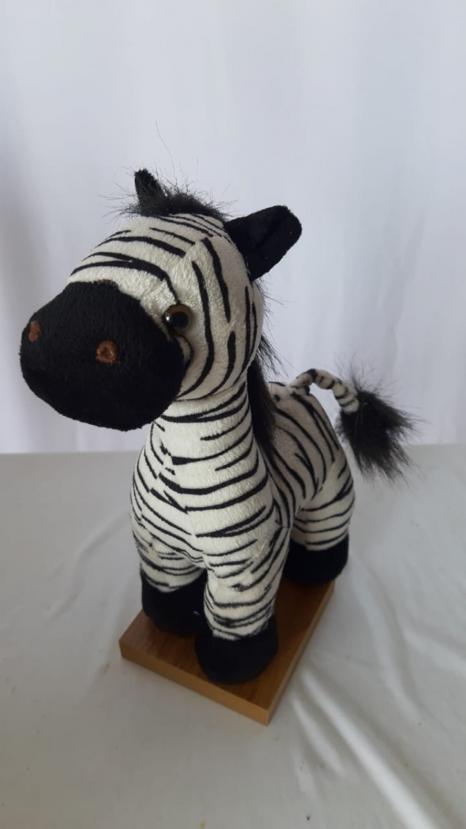Zebra Pelúcia Safari P - Boutique festa locações 