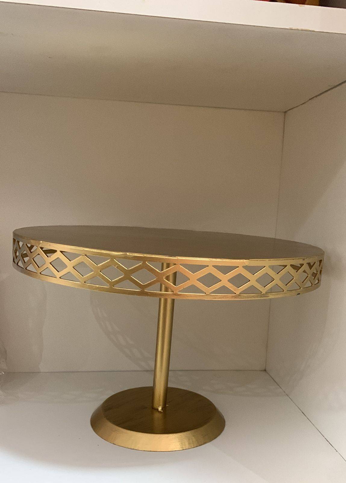 Bandeja Boleira Dourada  Ferro - Boutique festa locações 