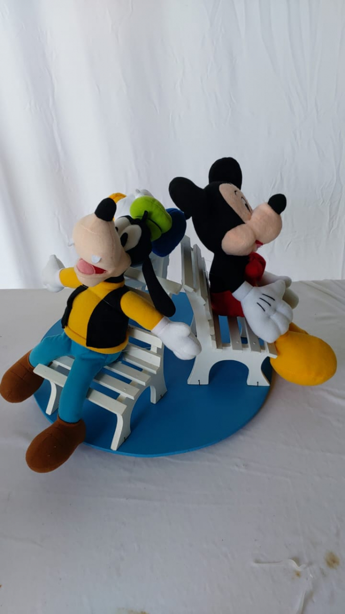 Personagens  Disney No Banquinho - Boutique festa locações 