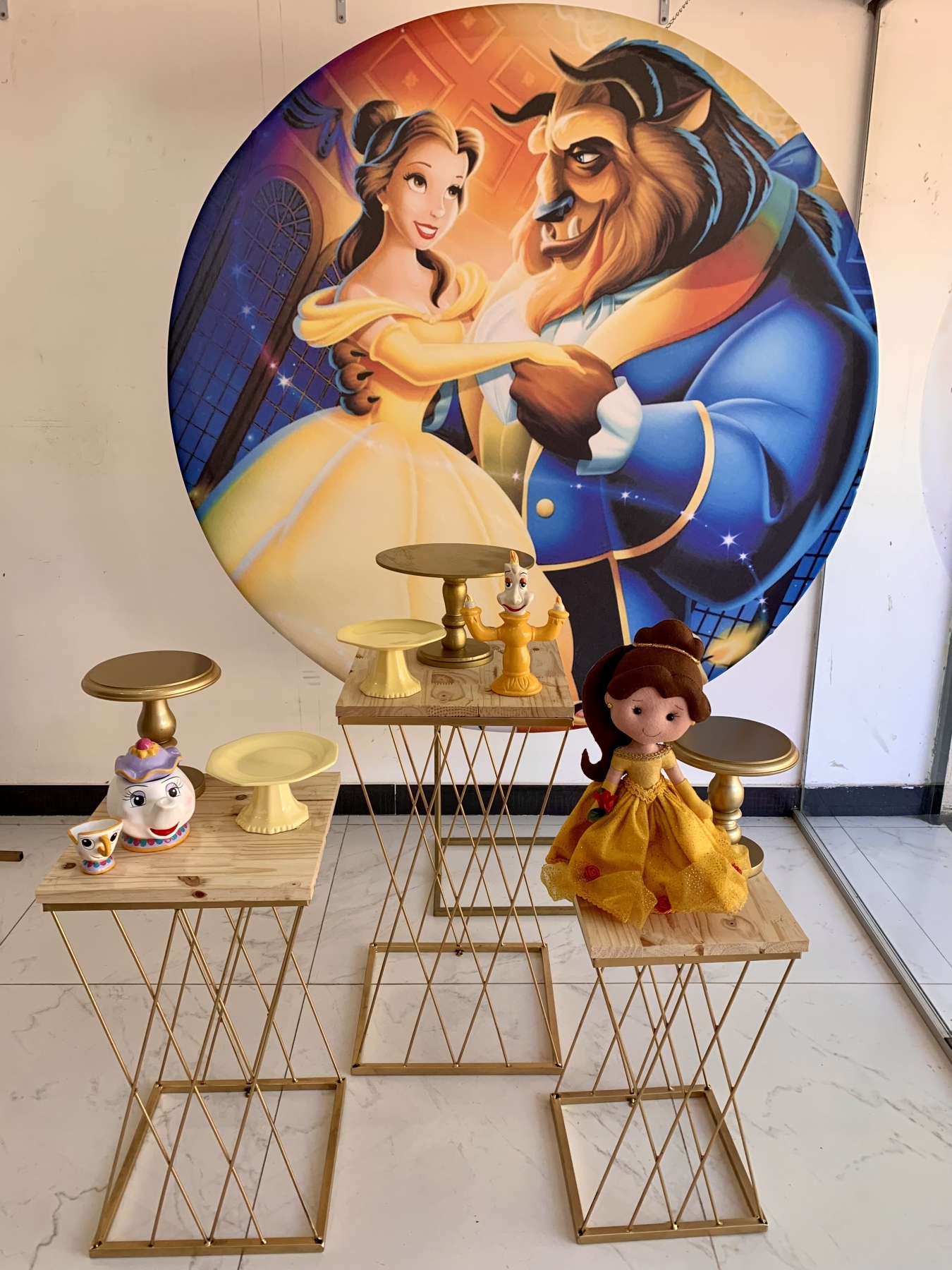 Bela E A Fera - Boutique festa locações 
