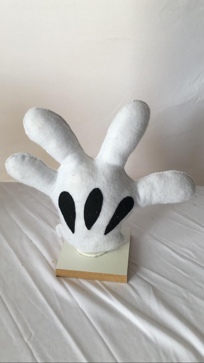 Mão Feltro Mickey/Minnie - Boutique festa locações 