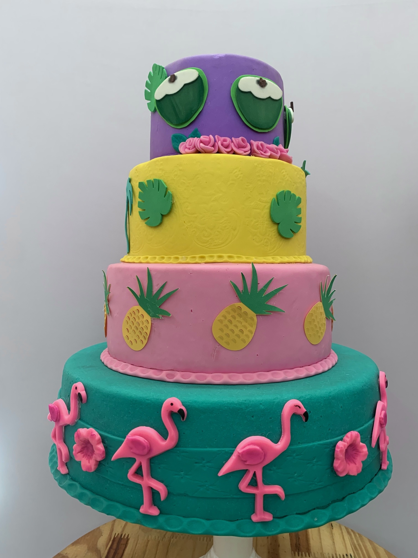 Bolo Fake  Tropical / Tardezinha Biscuit - Boutique festa locações 