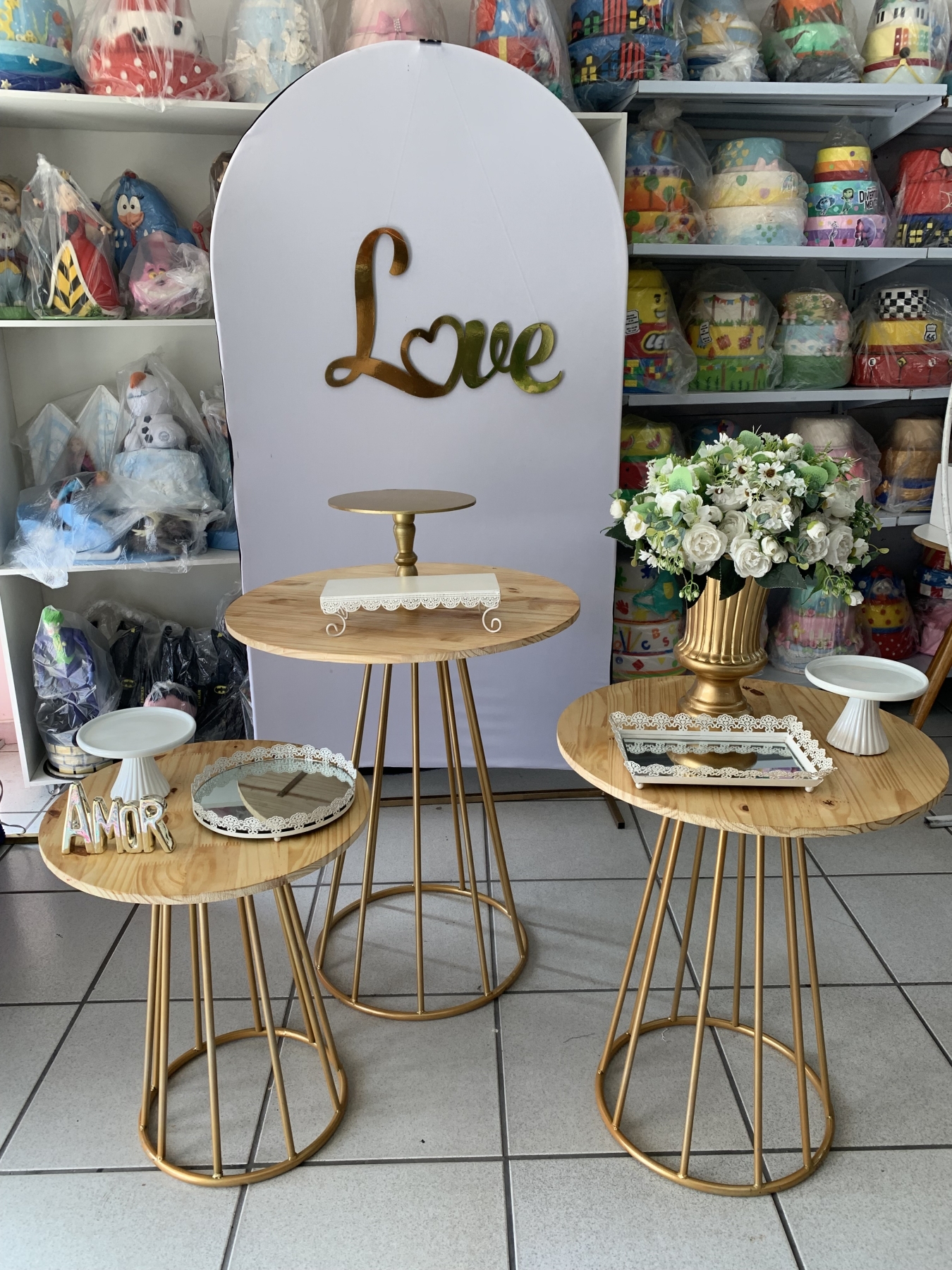 Love Branco E Dourado - Boutique festa locações 