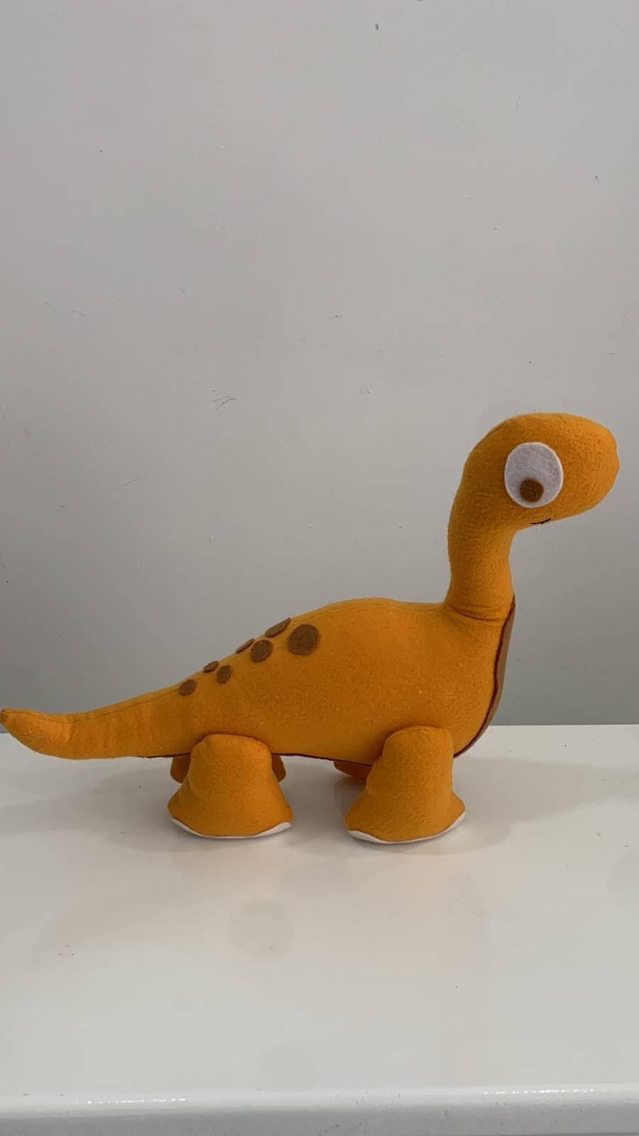 Dinossauro Baby Laranja - Boutique festa locações 