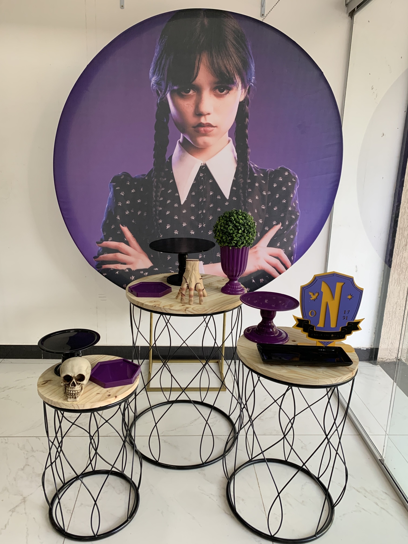 Wandinha - Boutique festa locações 