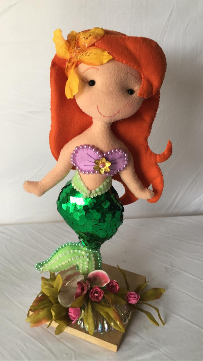 Ariel Sereia Feltro - Boutique festa locações 