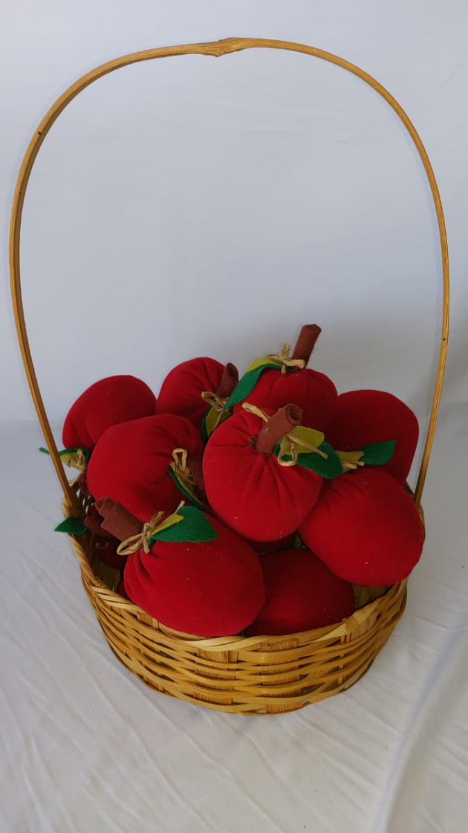 Cesto Com 14 Maças     Branca de Neve - Boutique festa locações 