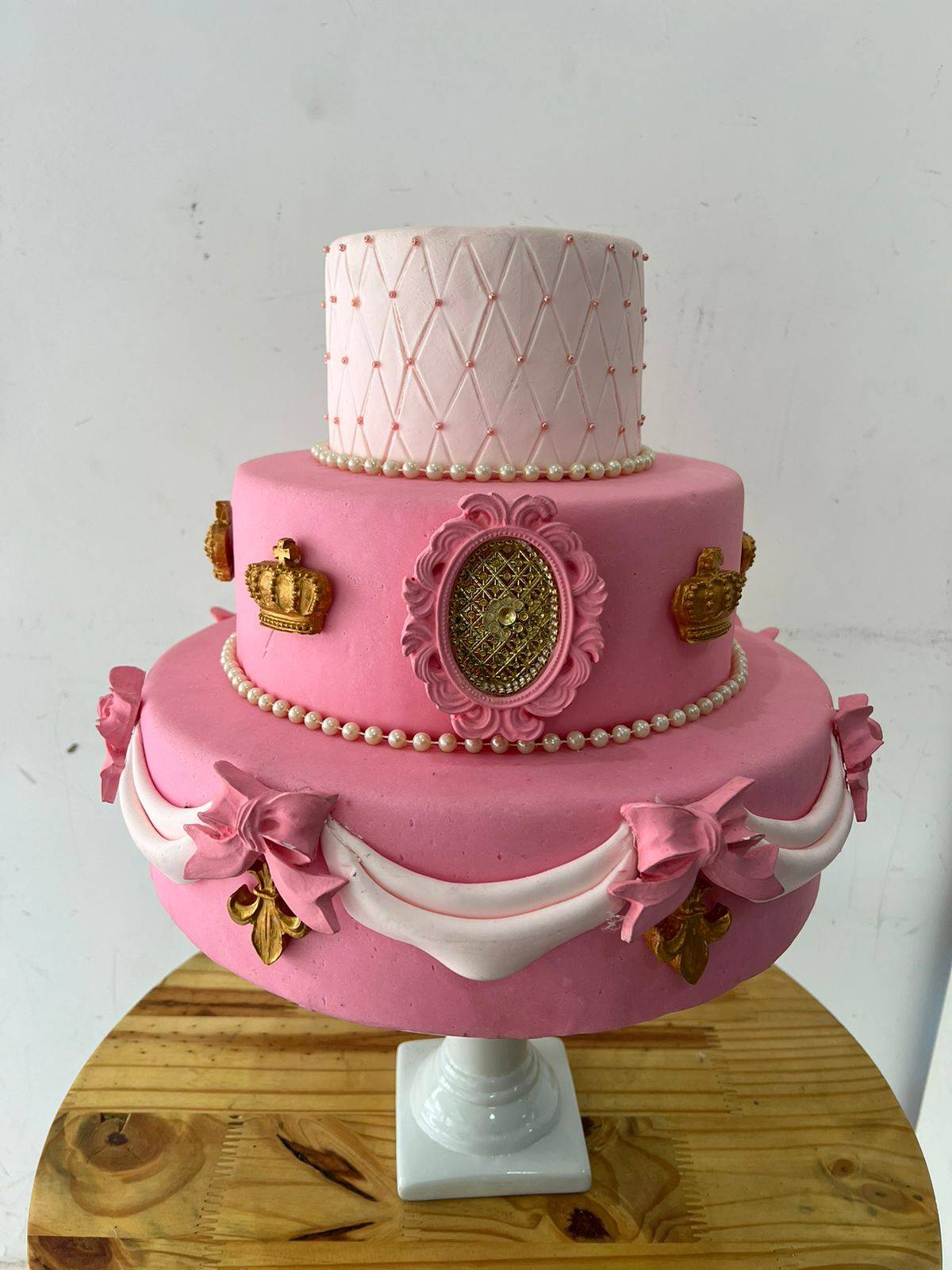Bolo Fake Princesa Biscuit - Boutique festa locações 