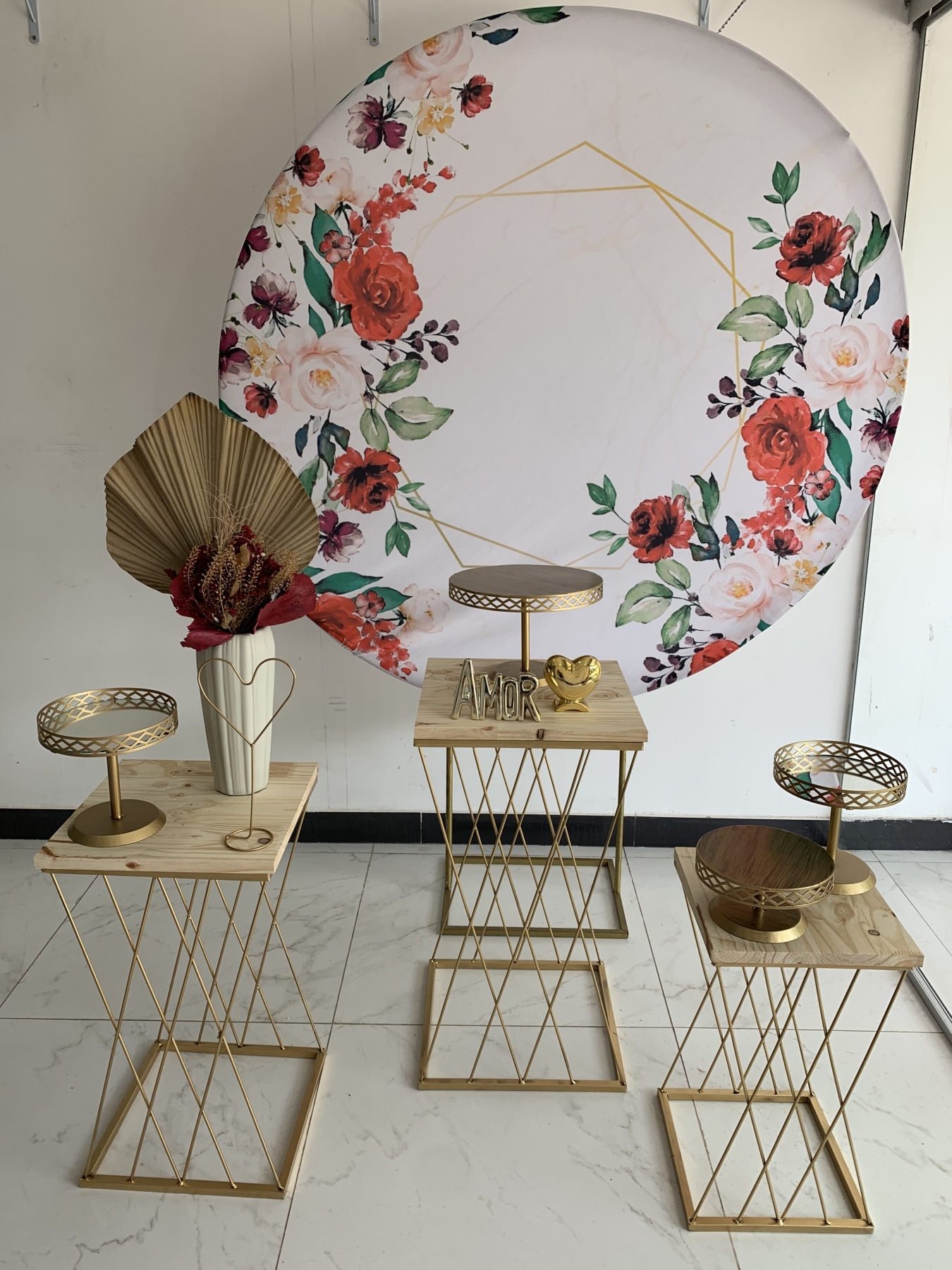 Floral Vermelho E Dourado Amor - Boutique festa locações 