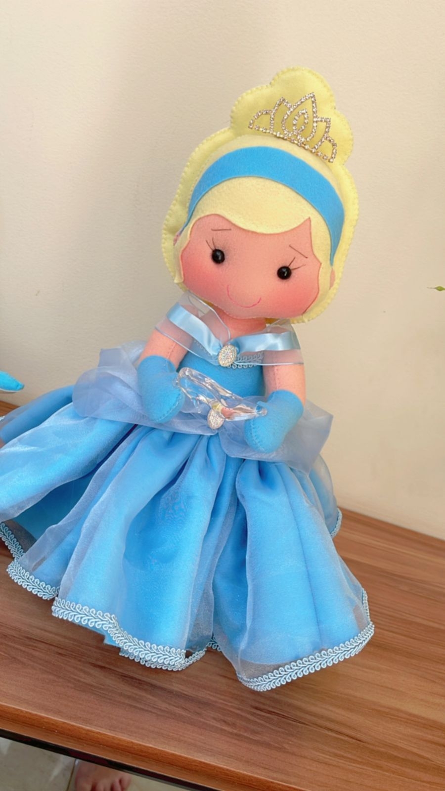Boneca Princesa Cinderela Feltro - Boutique festa locações 