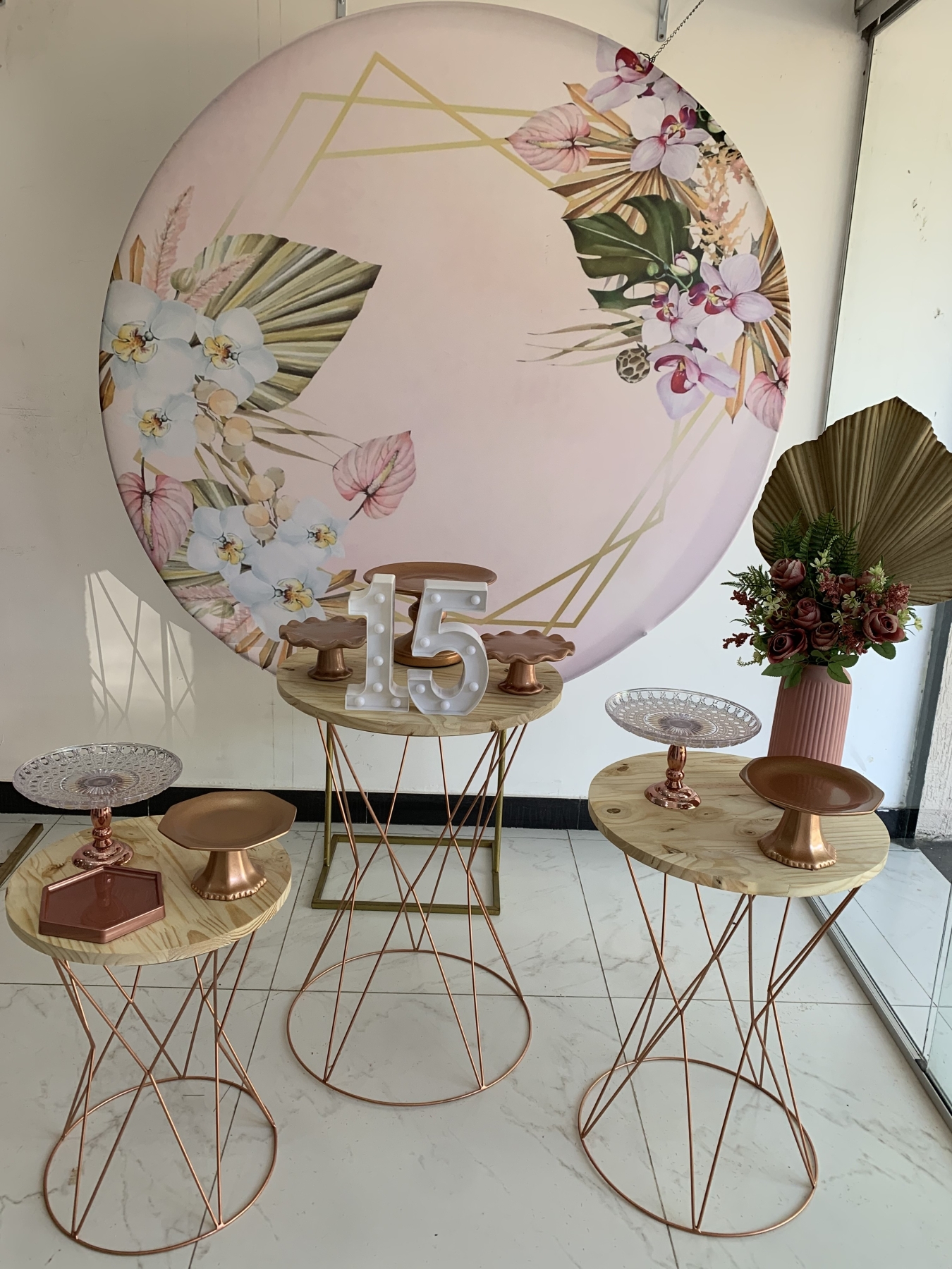 Floral Rose E Dourado - Boutique festa locações 