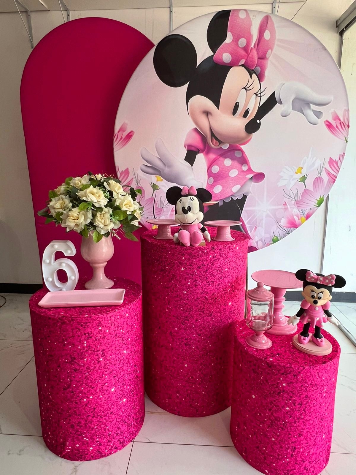 Minnie Rosa - Boutique festa locações 