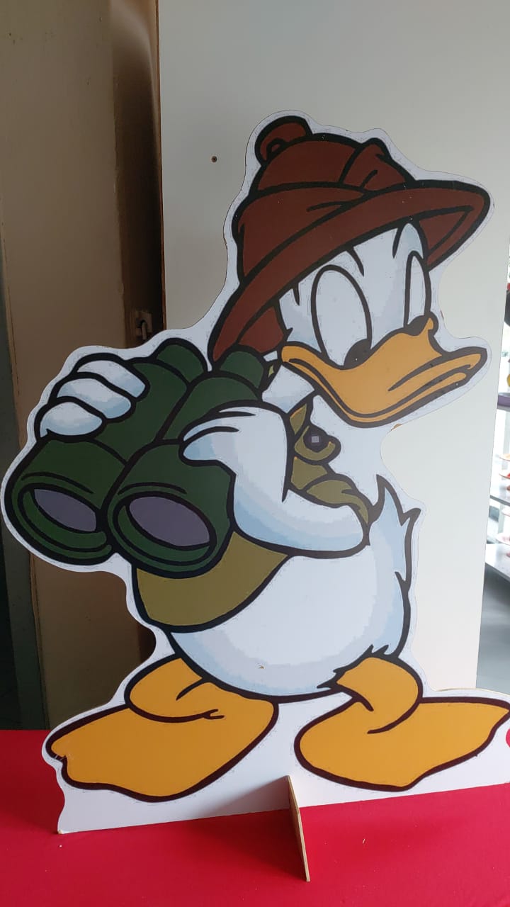 Display Chão Pato Donald- Mickey Safari - Boutique festa locações 