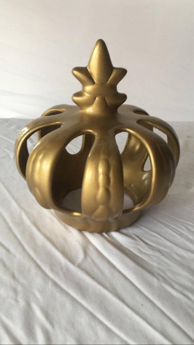 Coroa Porcelana Dourada - Boutique festa locações 