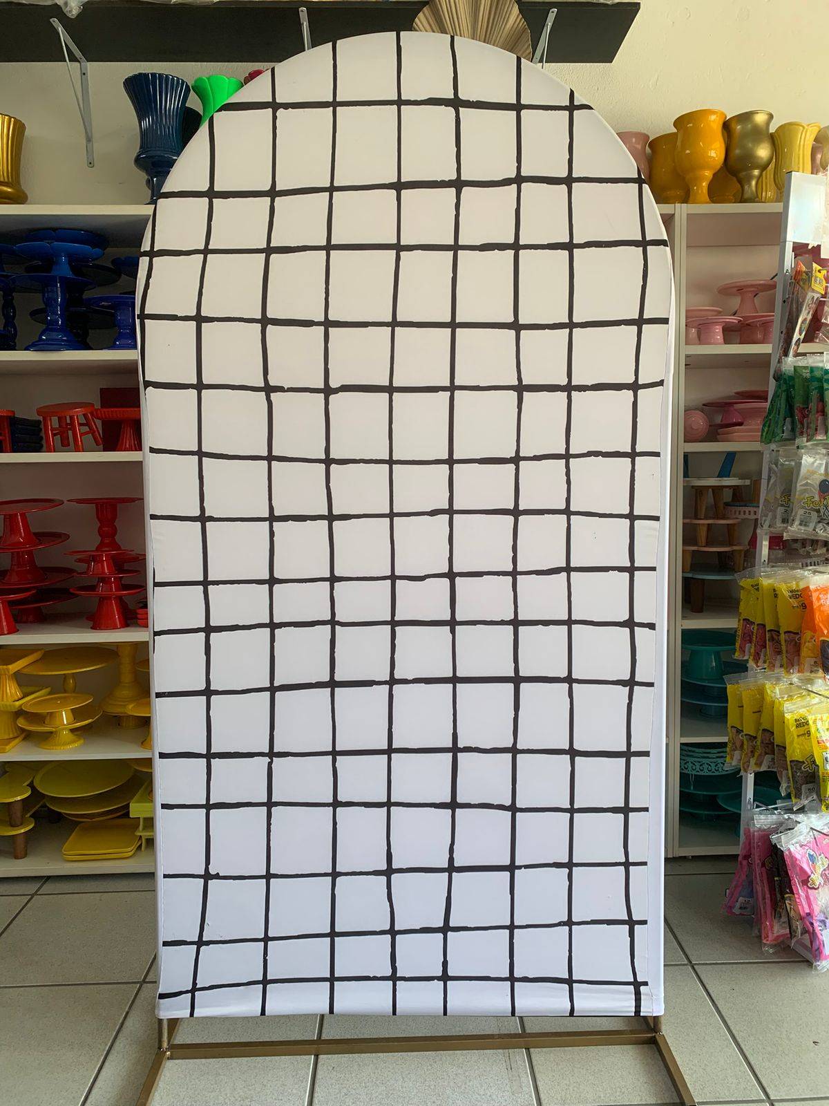 Capa Painel Romano Quadriculado Preto E Branco - Boutique festa locações 