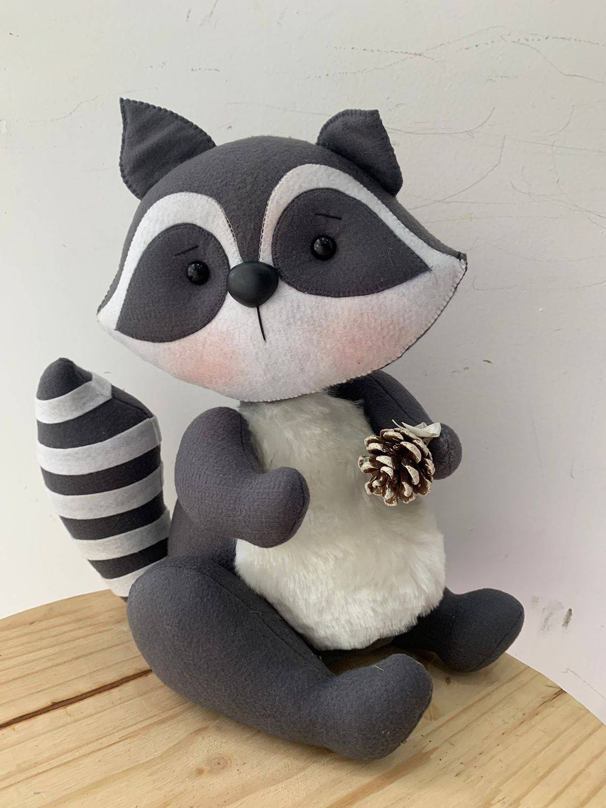 Feltro Guaxinim Bosque Encantado - Boutique festa locações 