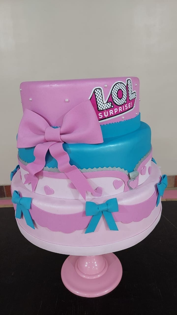 Bolo Fake Lol Eva - Boutique festa locações 
