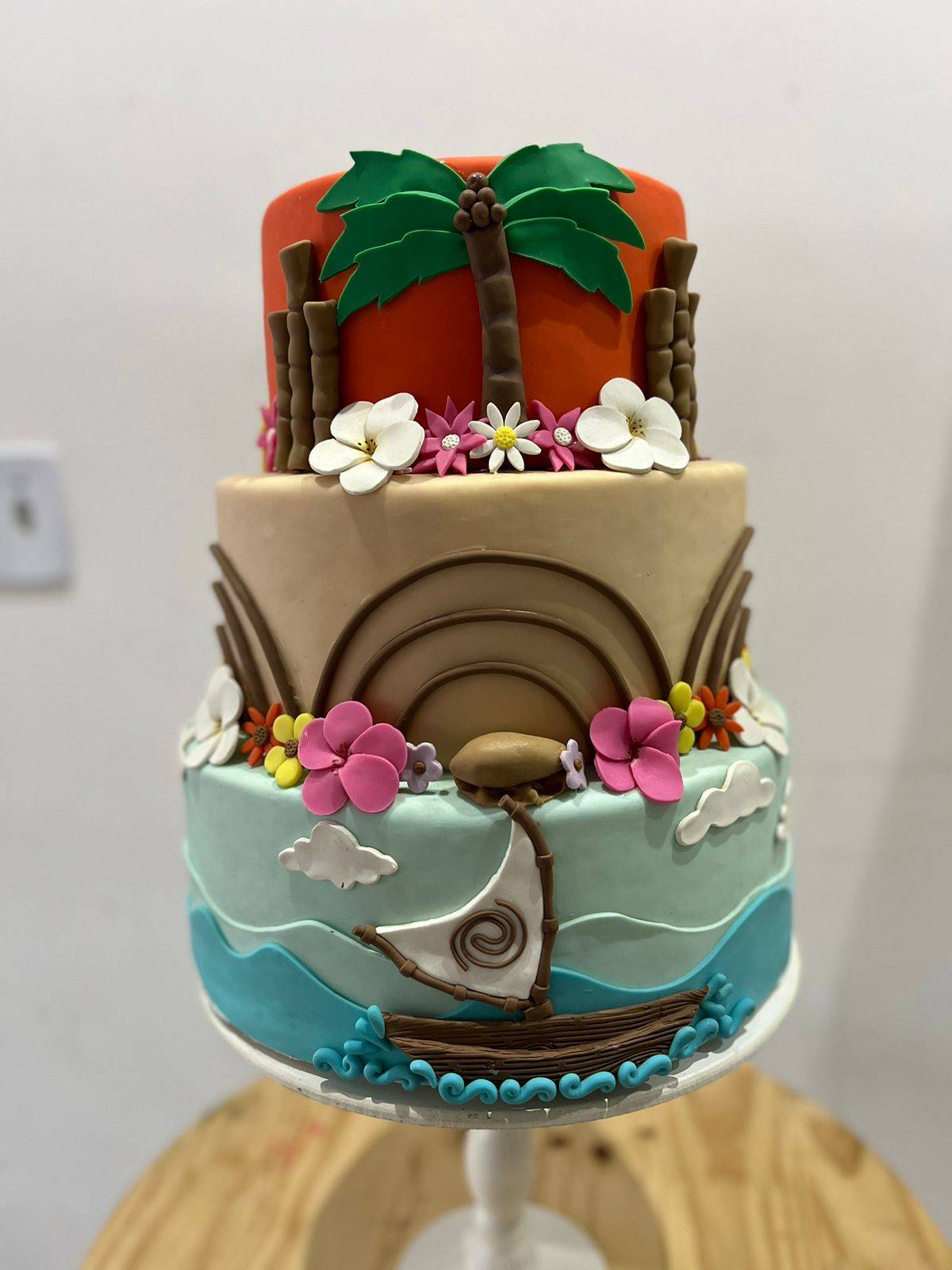 Bolo Fake  Moana Biscuit - Boutique festa locações 