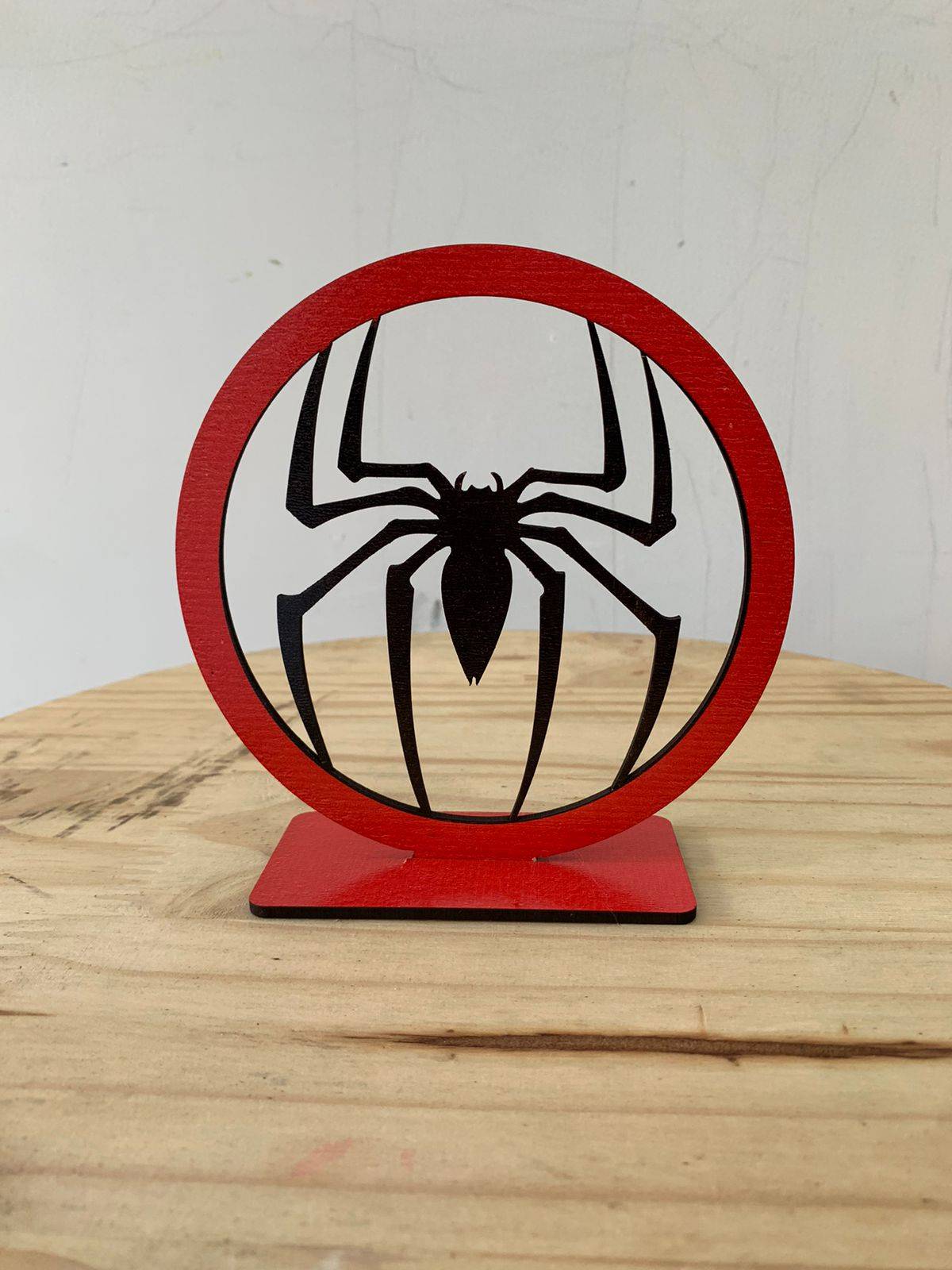 Display P Logo Homem Aranha - Boutique festa locações 