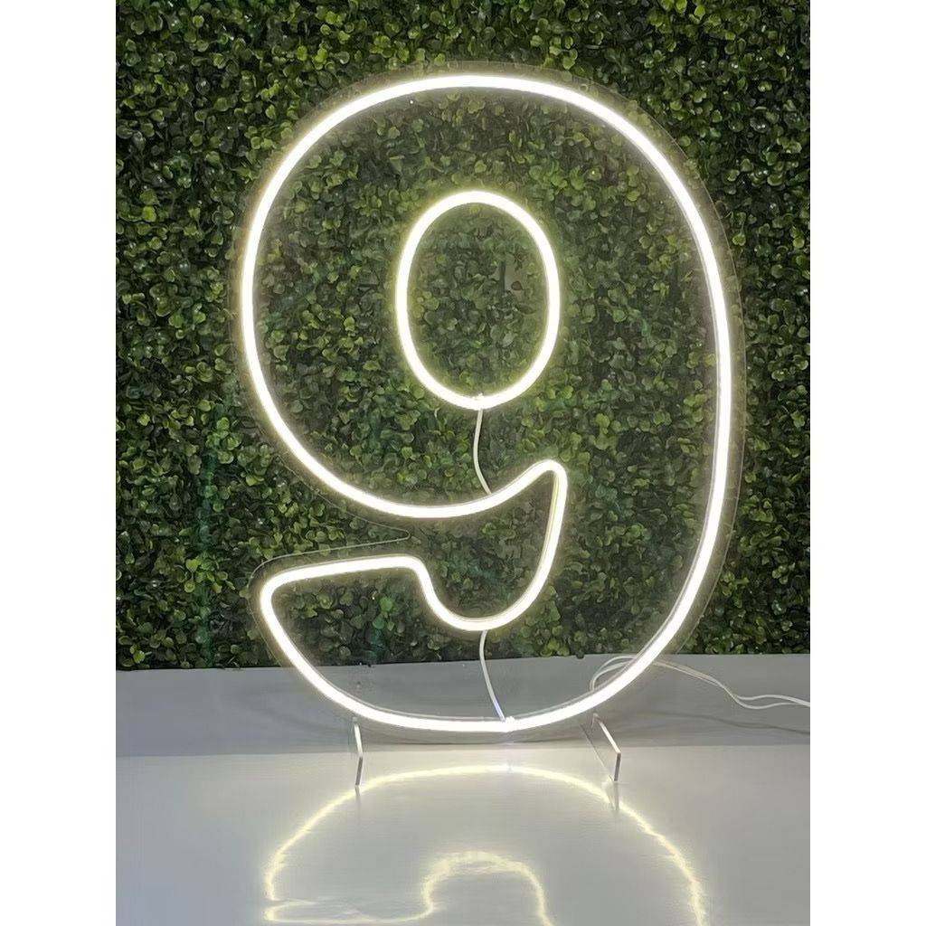 Numero  9 Led Branco - Boutique festa locações 