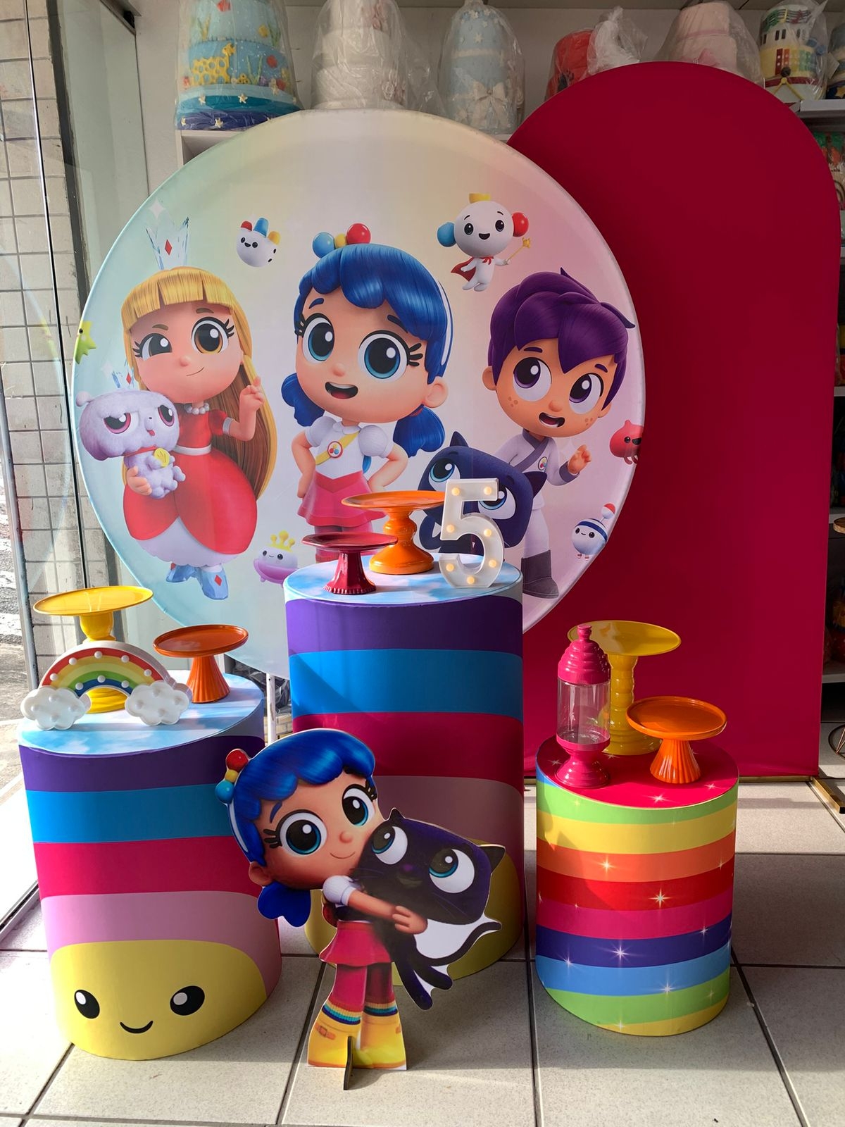 Vera E O Reino Do Arco Iris - Boutique festa locações 