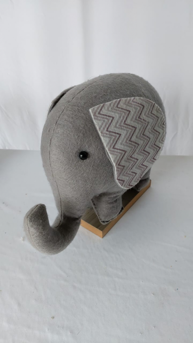Elefante Feltro M - Boutique festa locações 