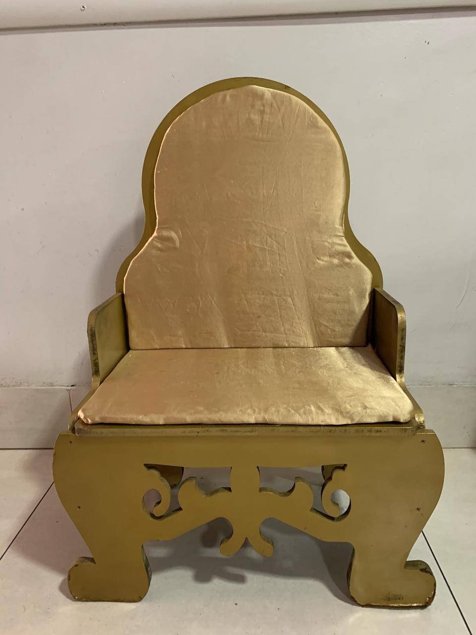 Trono Cadeira - Boutique festa locações 