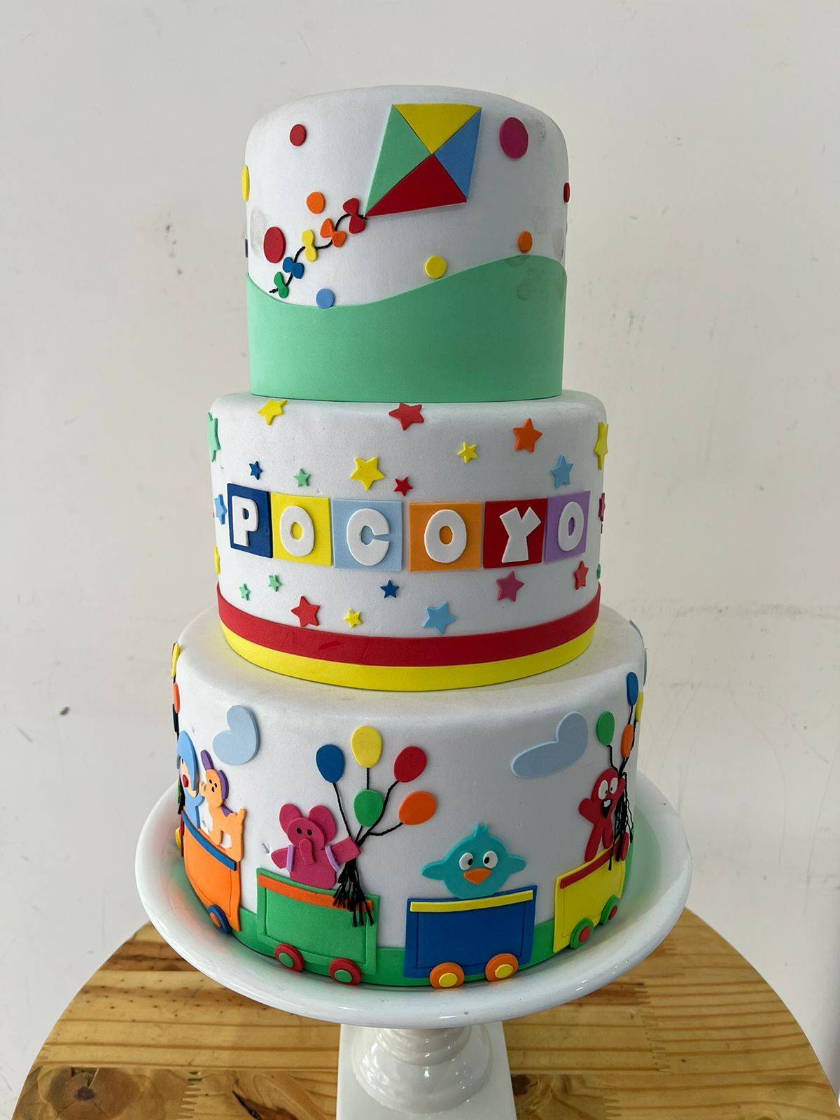 Bolo Fake Pocoyo - Boutique festa locações 