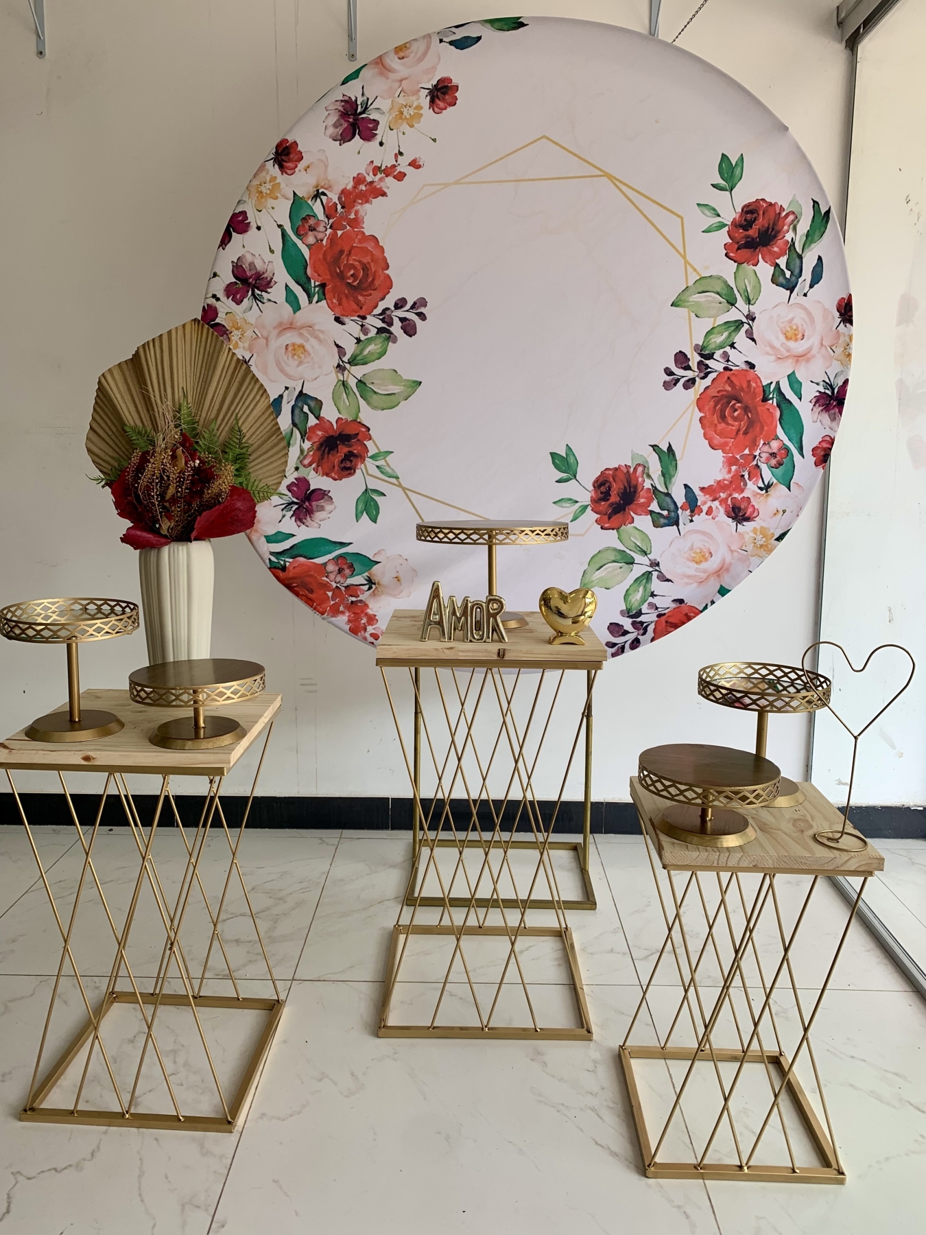 Floral Vermelho E Dourado Amor - Boutique festa locações 