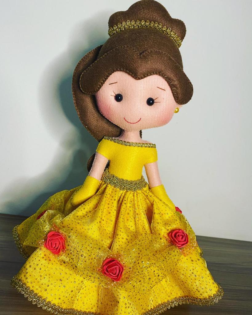 Personagem Feltro Princesa Bela  (Bela E A Fera) - Boutique festa locações 