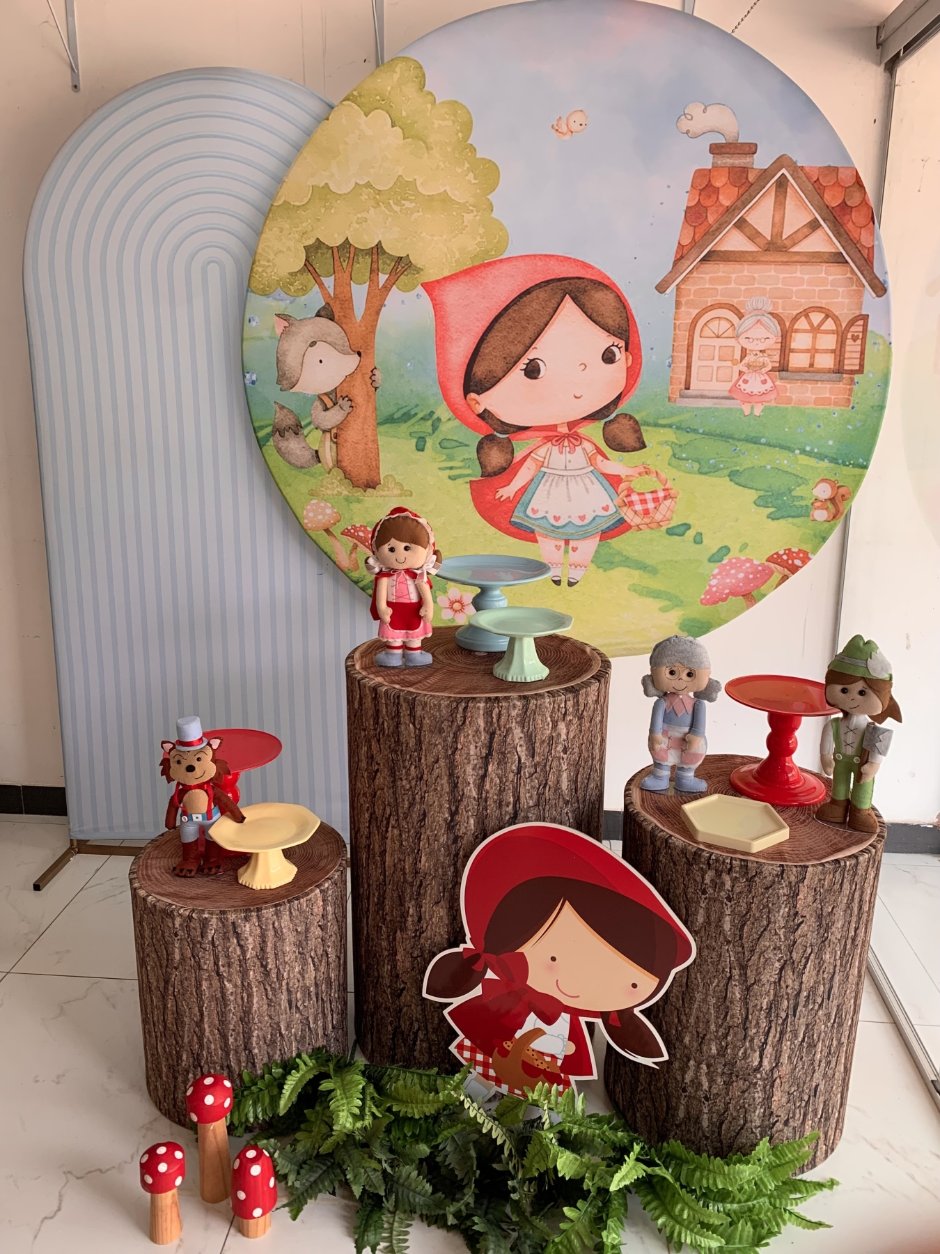 Chapeuzinho Vermelho - Boutique festa locações 