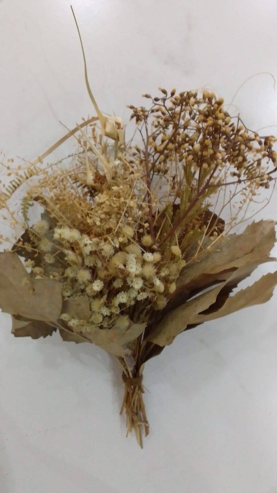 Arranjo Ramo Flor Desidratada Nude Dourada - Boutique festa locações 