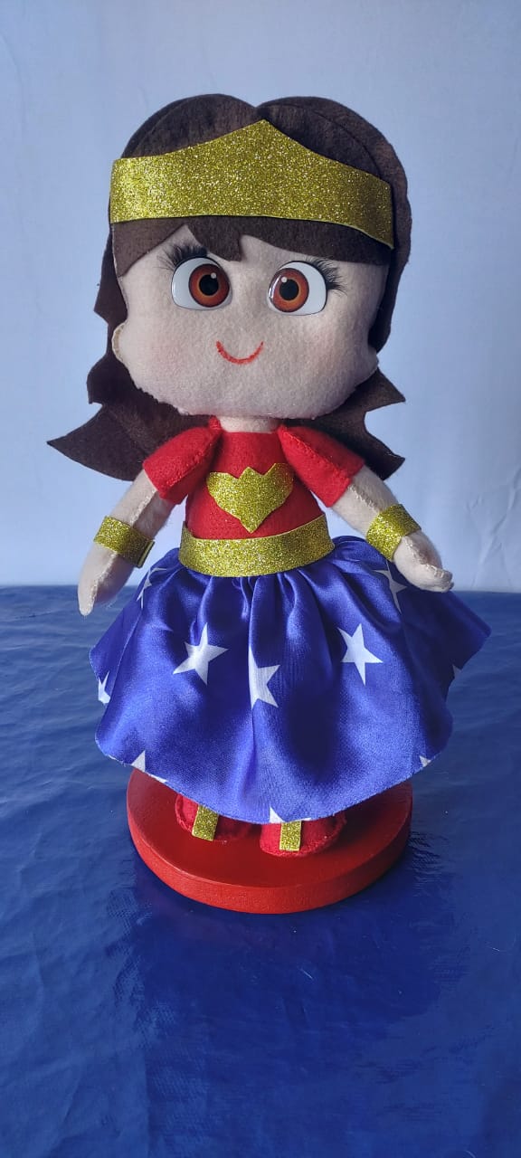 Mulher Maravilha  Feltro - Boutique festa locações 