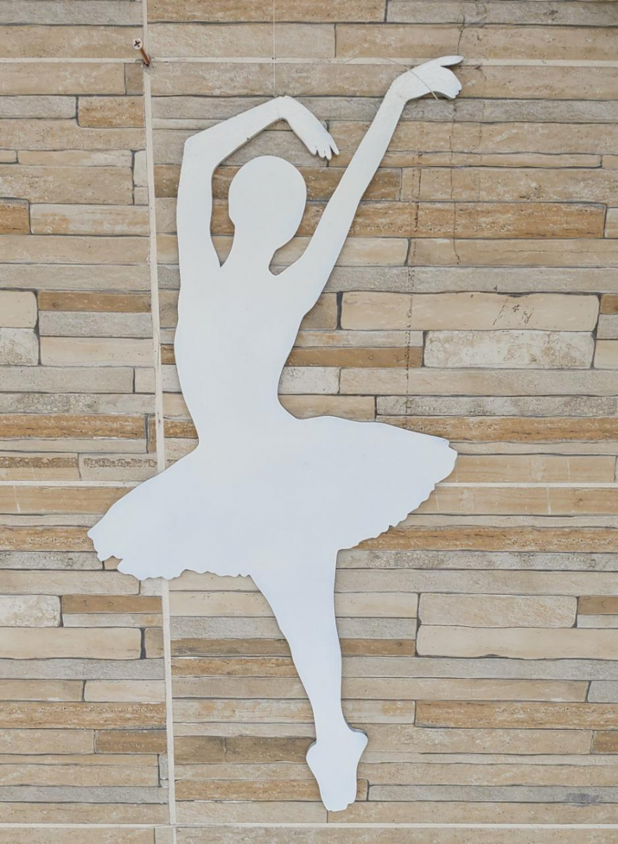 Bailarina Mdf  de Chao - Boutique festa locações 
