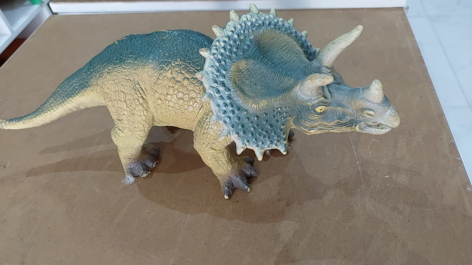 Dinossauro  Borracha - Boutique festa locações 
