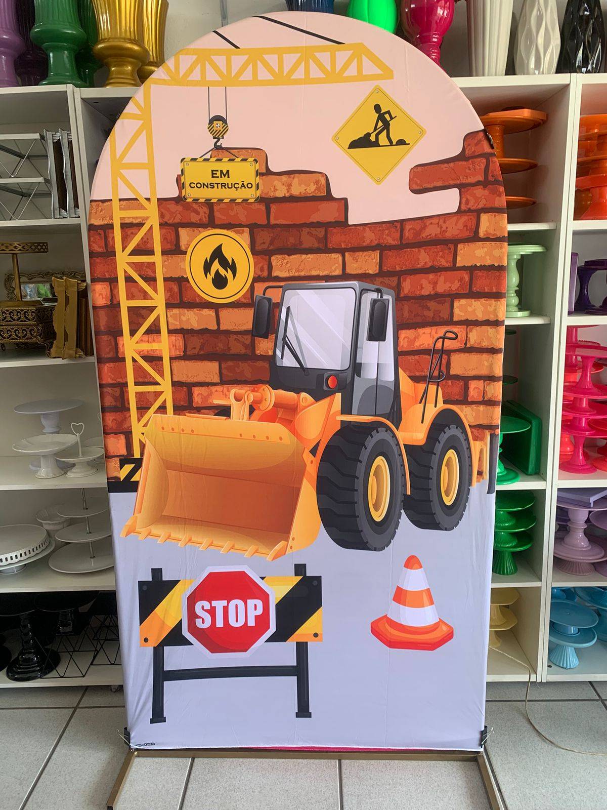 Capa Painel Romano Trator/ Obras - Boutique festa locações 