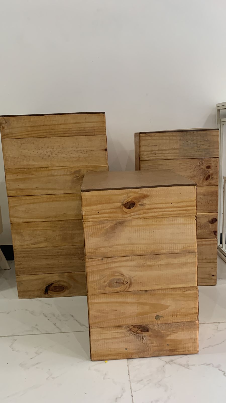 Trio Cubo Pinus Mdf (Mobiliário) - Boutique festa locações 