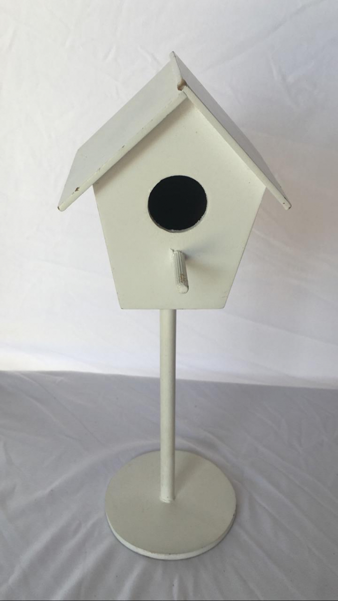 Casinha Pássaro Branca Jardim - Boutique festa locações 