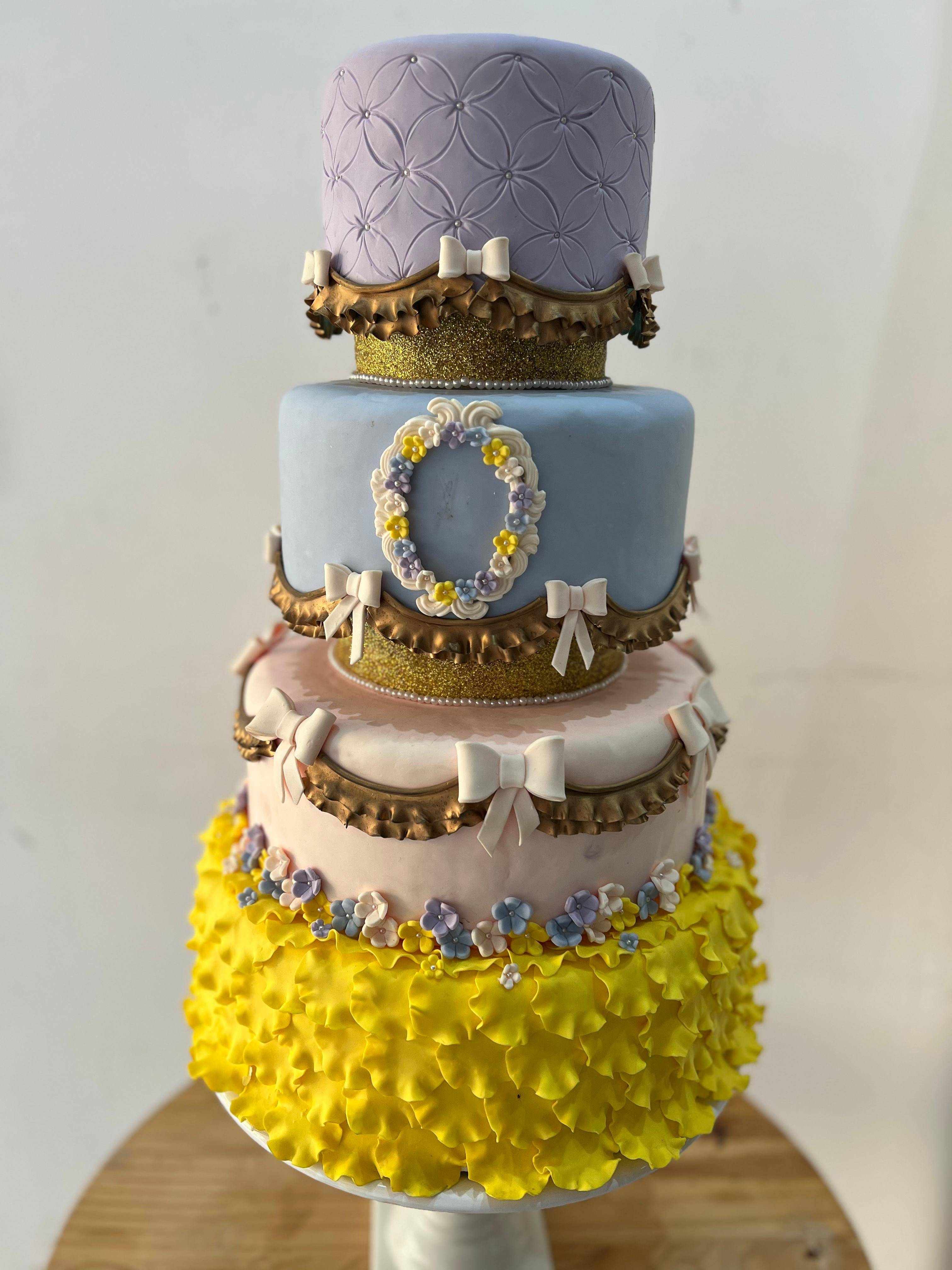 Bolo Fake   Candy Colors Biscuit (  Princesa) - Boutique festa locações 