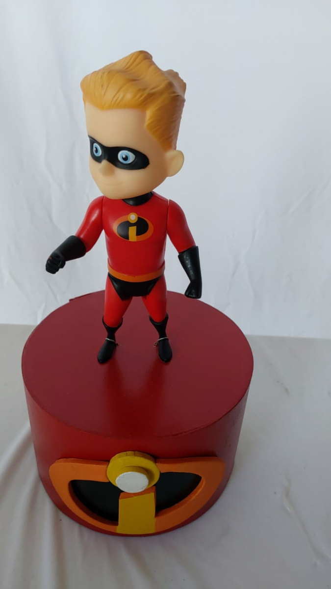 Personagem Flecha  Incríveis - Boutique festa locações 