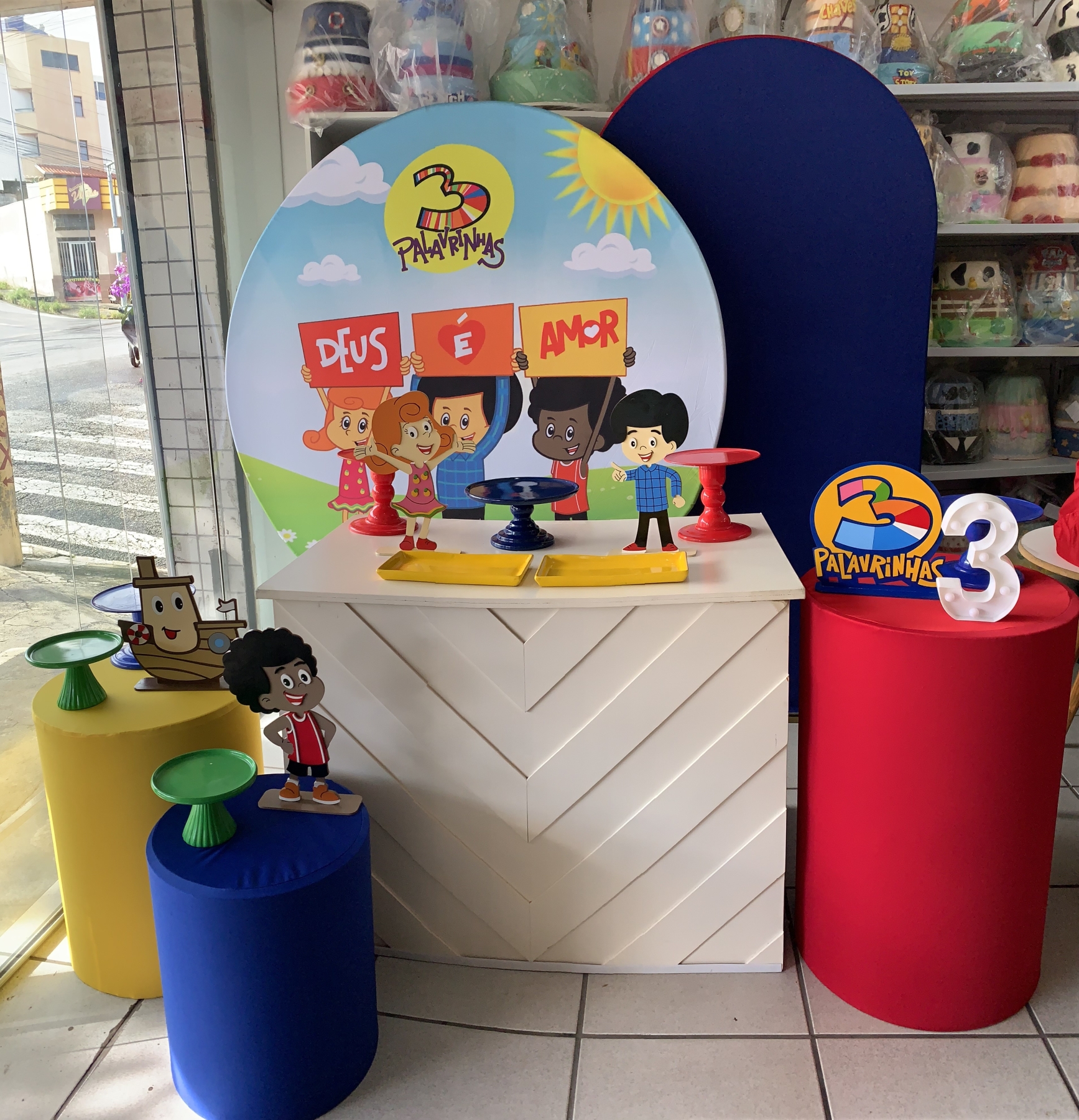 Três Palavrinhas - Boutique festa locações 