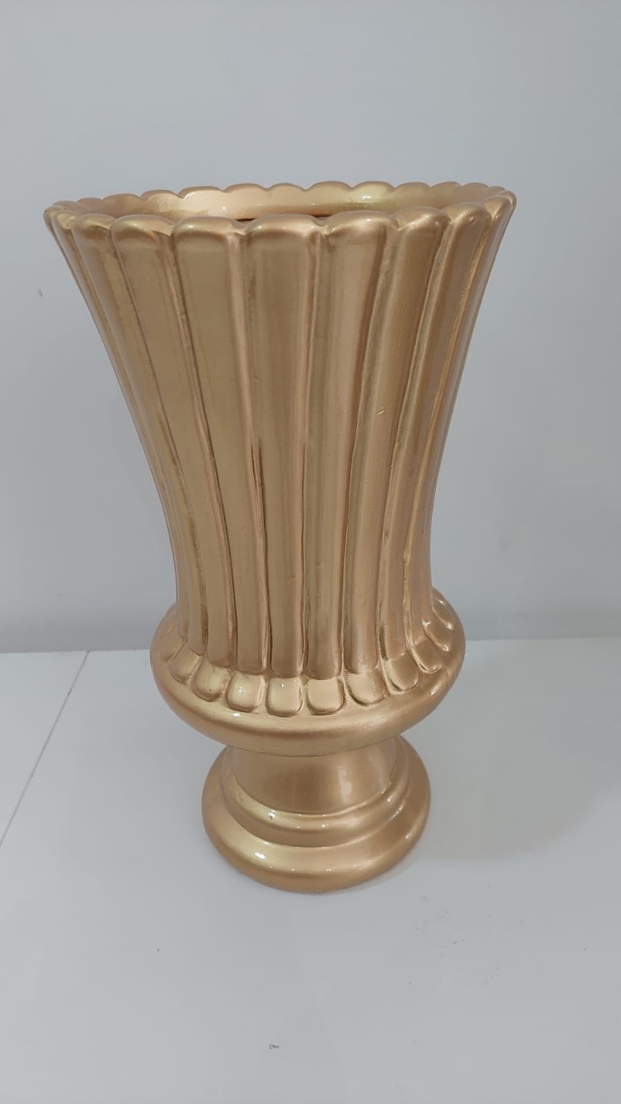 Vaso Dourado Taça Porcelana - Boutique festa locações 