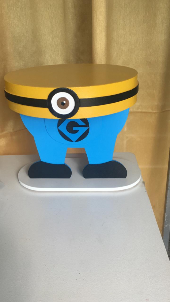 Bandeja Minions Alta - Boutique festa locações 