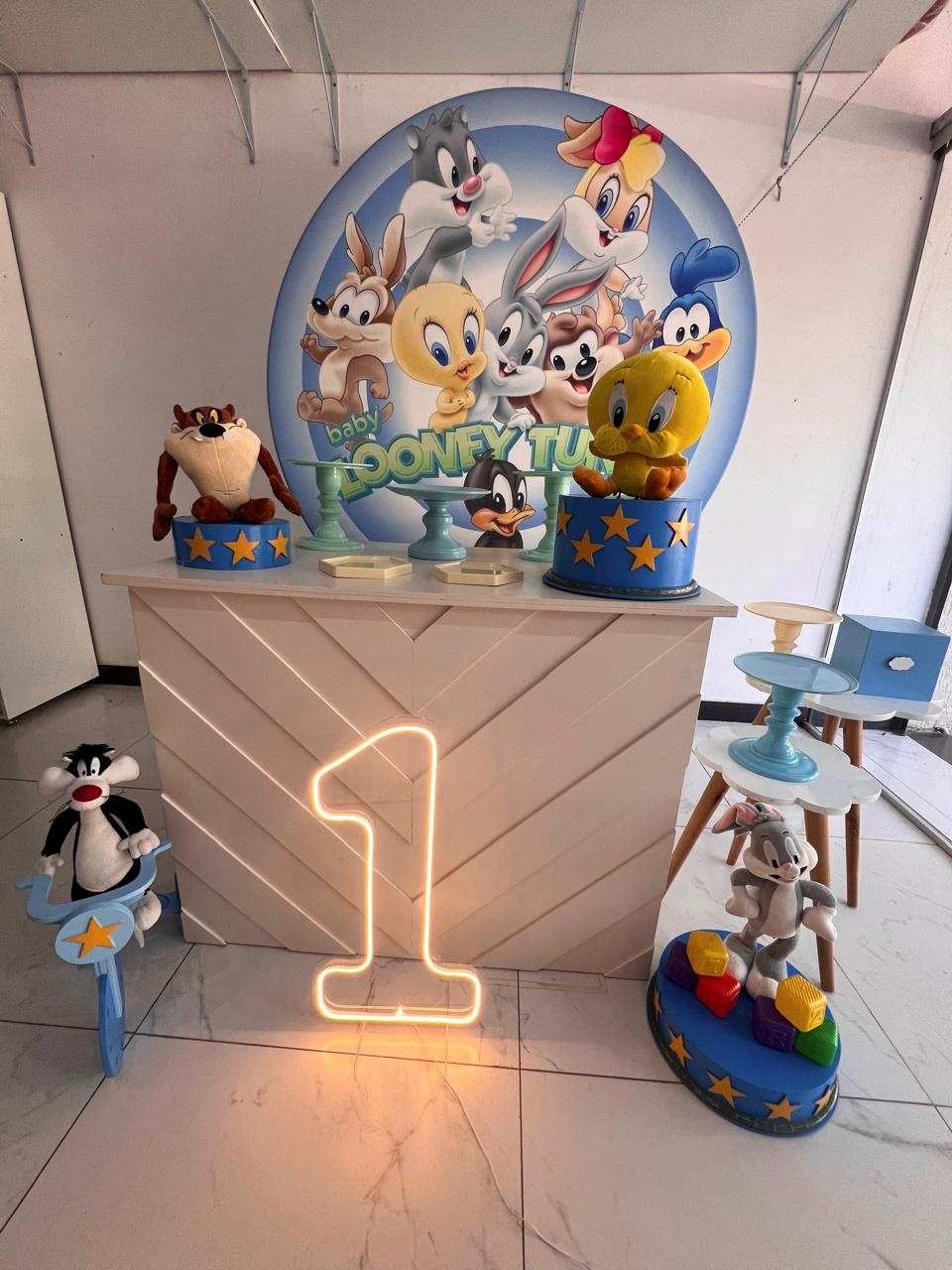 Looney Tunes Com Número de Led - Boutique festa locações 