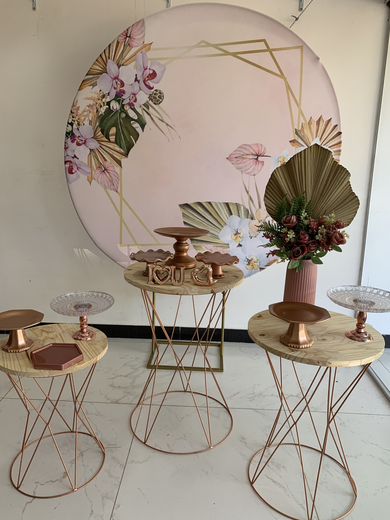 Floral Rosê E Dourado - Boutique festa locações 
