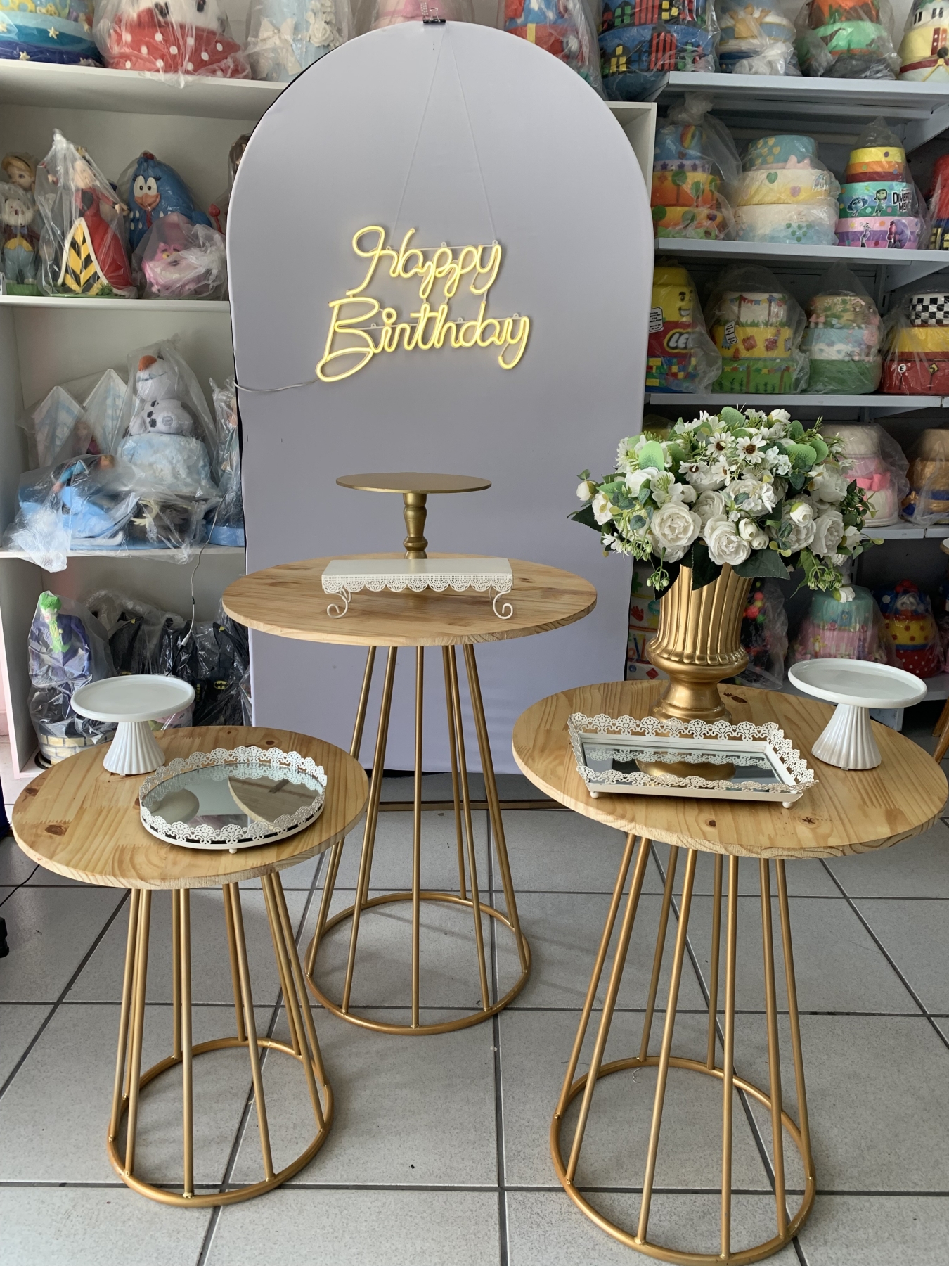 Adulto Branco E Dourado - Boutique festa locações 